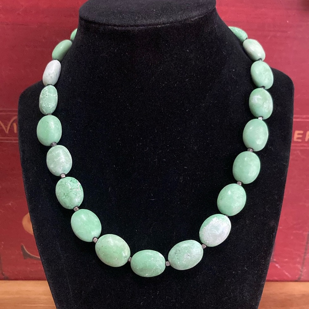 Elegant Chrysoprase Green Beaded Necklace